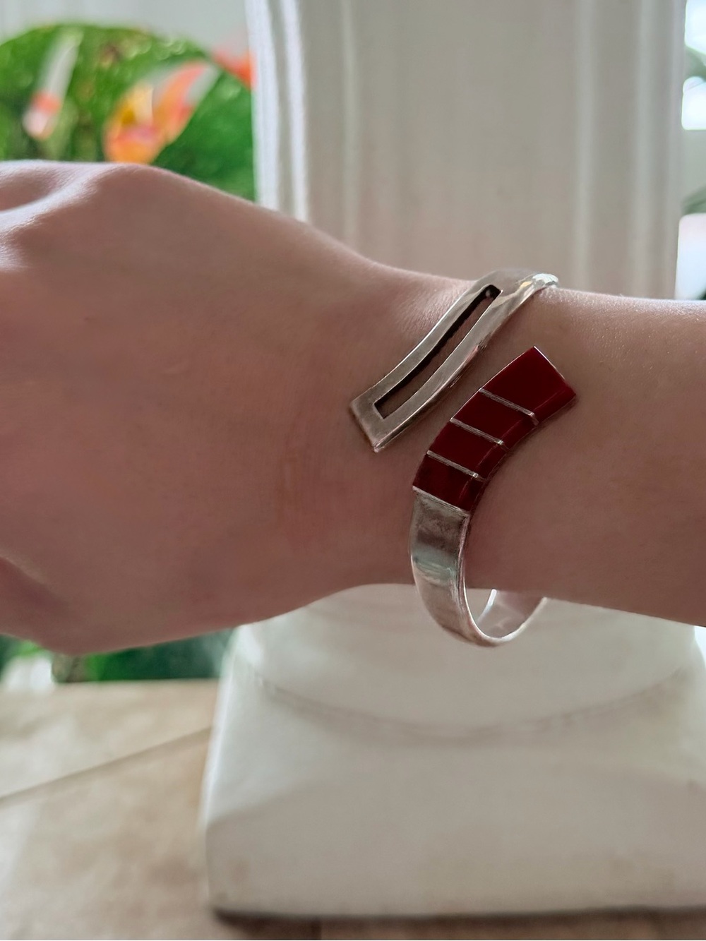 Vintage Taxco 950 Sterling Silver Modernist Red inlay hinged Cuff Bracelet 47.5g